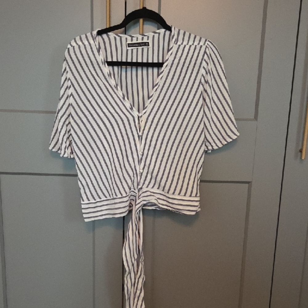 Abercrombie & Fitch Black and White Striped V-Neck Blouse